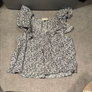Universal Thread Monochrome Floral Blouse